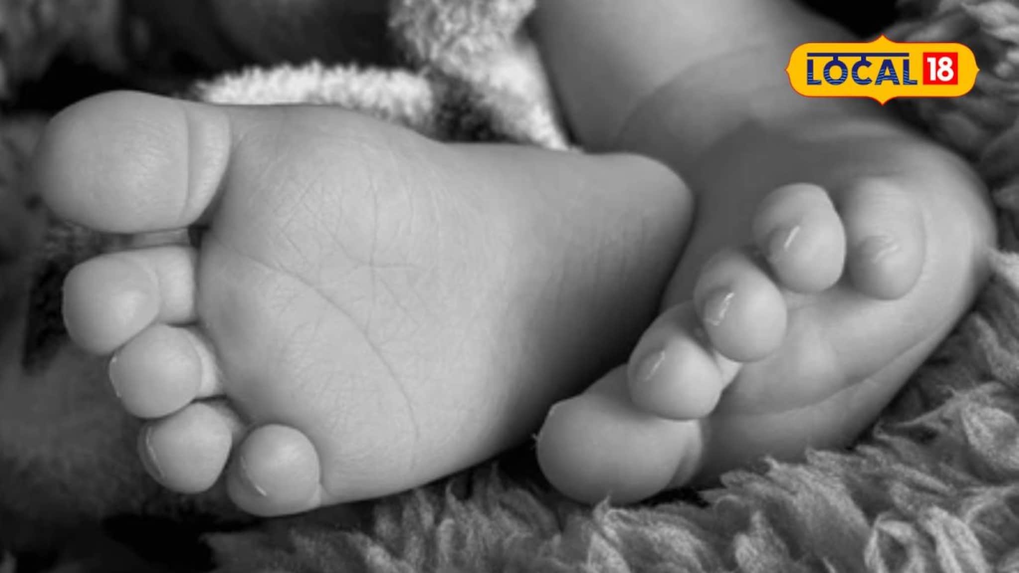 4 दिवसांच्या बाळाला उघड्यावर टाकून आई फरार; चिमुकलीच्या पायाला कुत्र्याने...