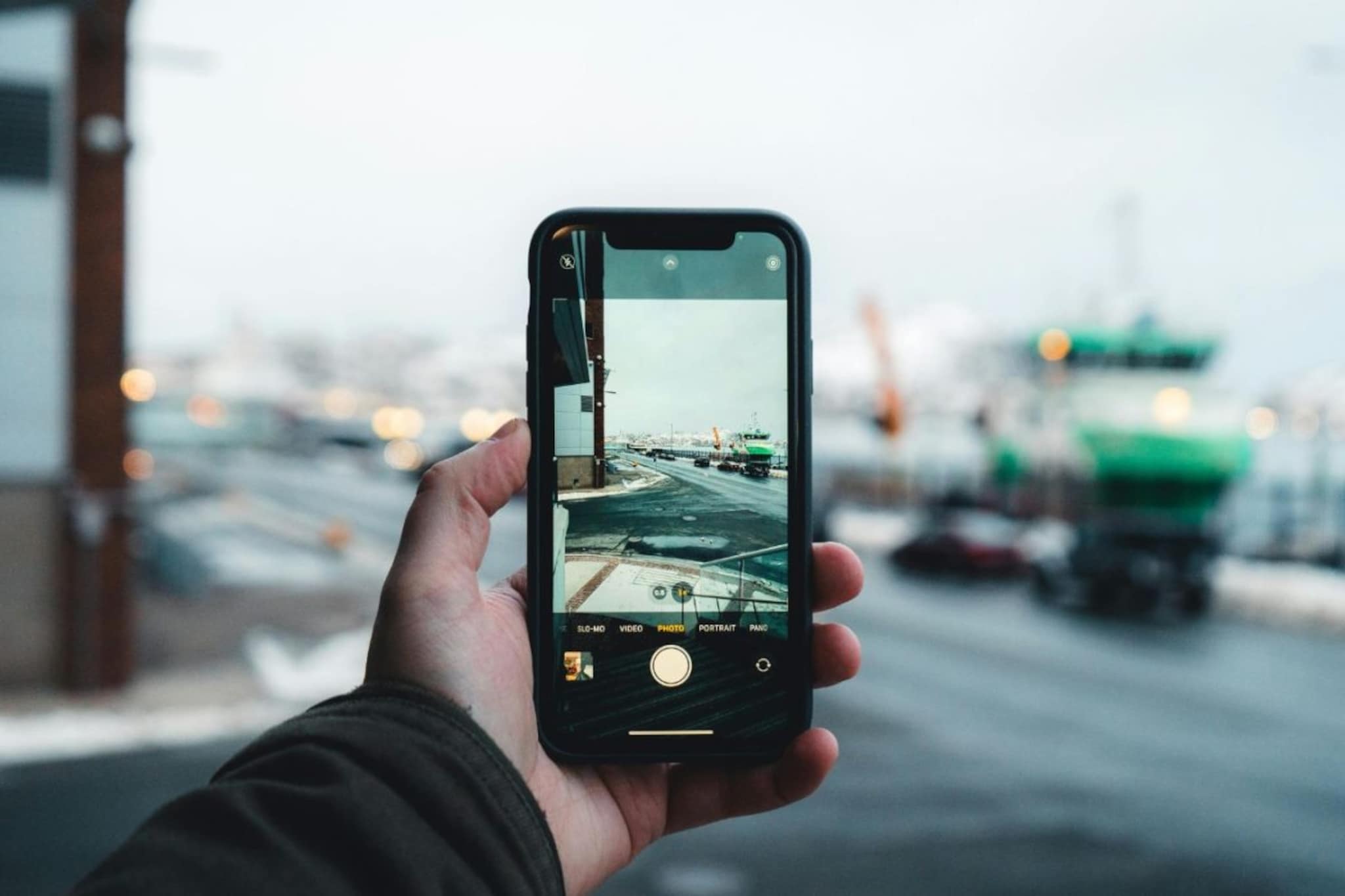 फक्त फोटो काढत नाही, तुमच्या फोनमधील कॅमेरा आता करतो ही महत्वाची काम