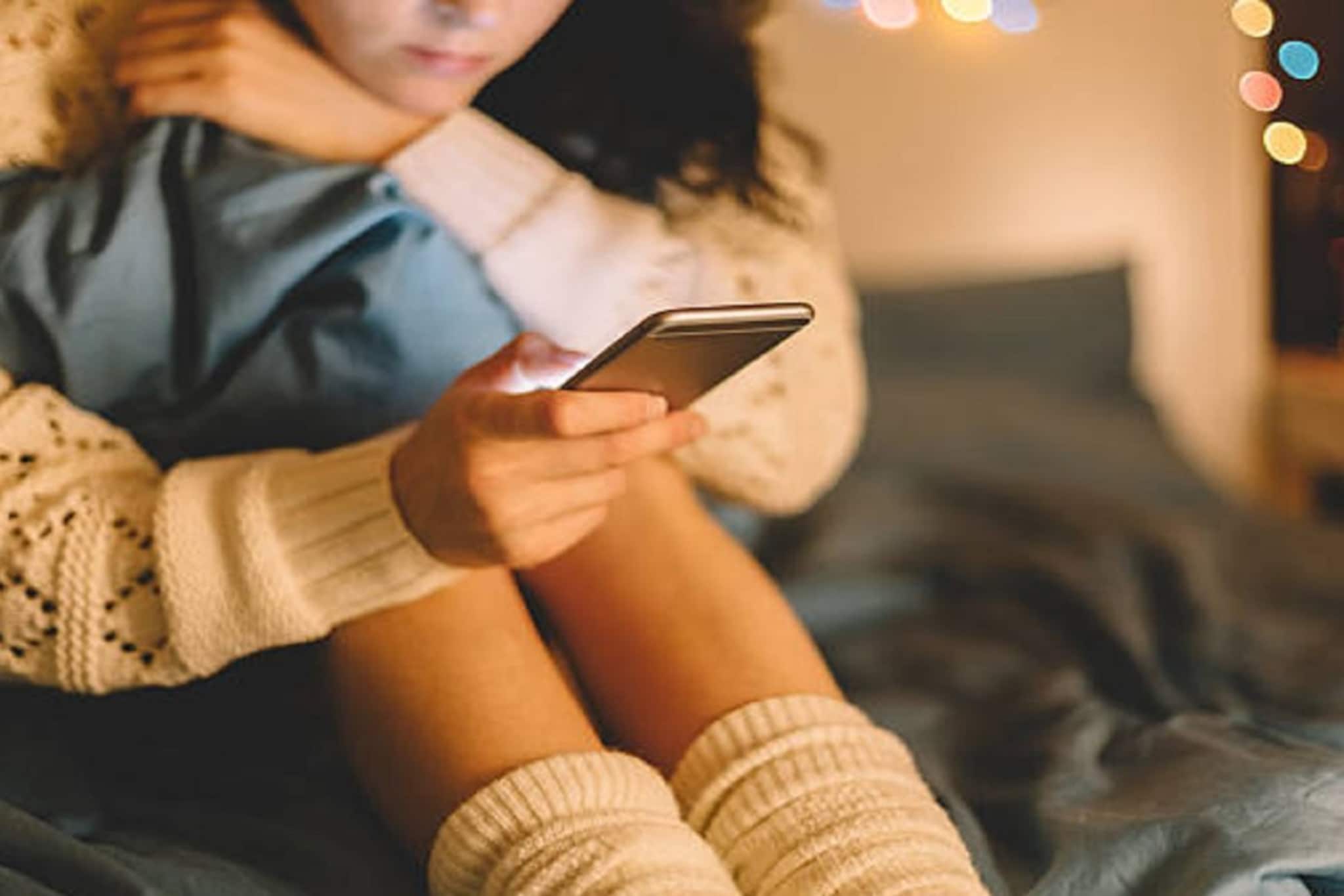 जुना फोनही चालेल सुपरफास्ट! 'हे' काम केल्यास वाढेल तुफान स्पीड जुना फोनही चालेल सुपरफास्ट! 'हे' काम केल्यास वाढेल तुफान स्पीड