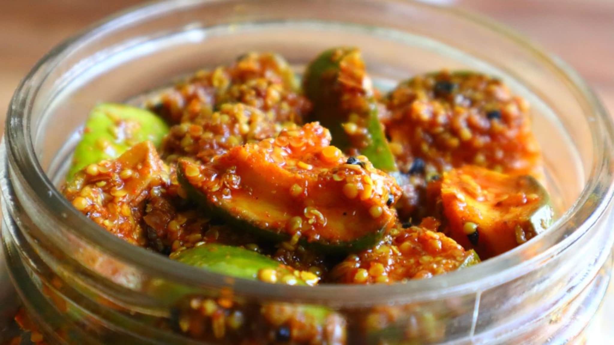 Pickle : लोणचं लवकर का खराब होतं, खराब होऊ नये यासाठी काय करायचं? 'या' 4 साध्या टिप्स Best