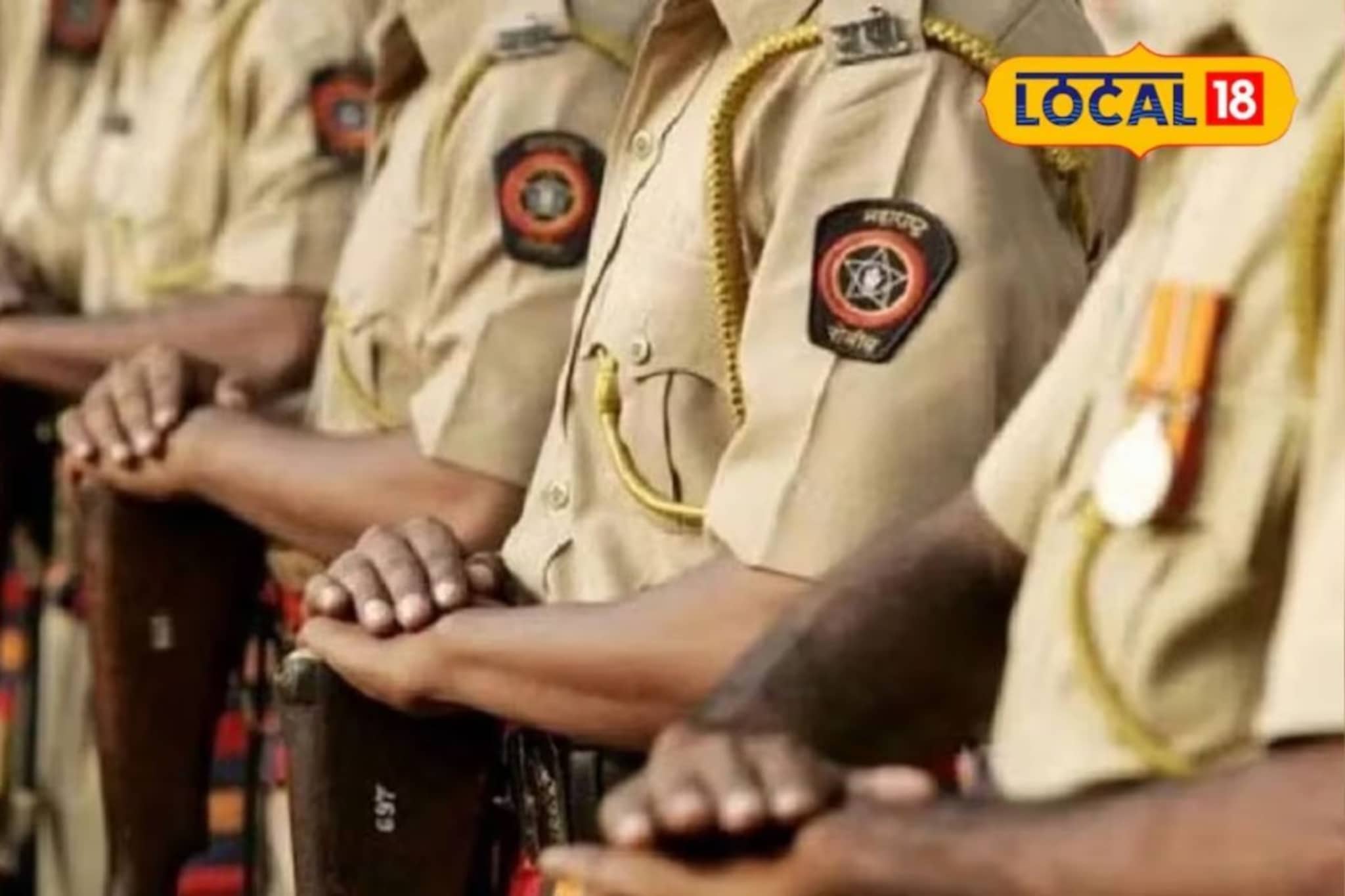 नोकरीची सुवर्णसंधी! पुणे पोलीस दलात 'मेगा भरती'; 2000 जागांसाठी 2,20,000 अर्ज नोकरीची सुवर्णसंधी! पुणे पोलीस दलात 'मेगा भरती'; 2000 जागांसाठी 2,20,000 अर्ज