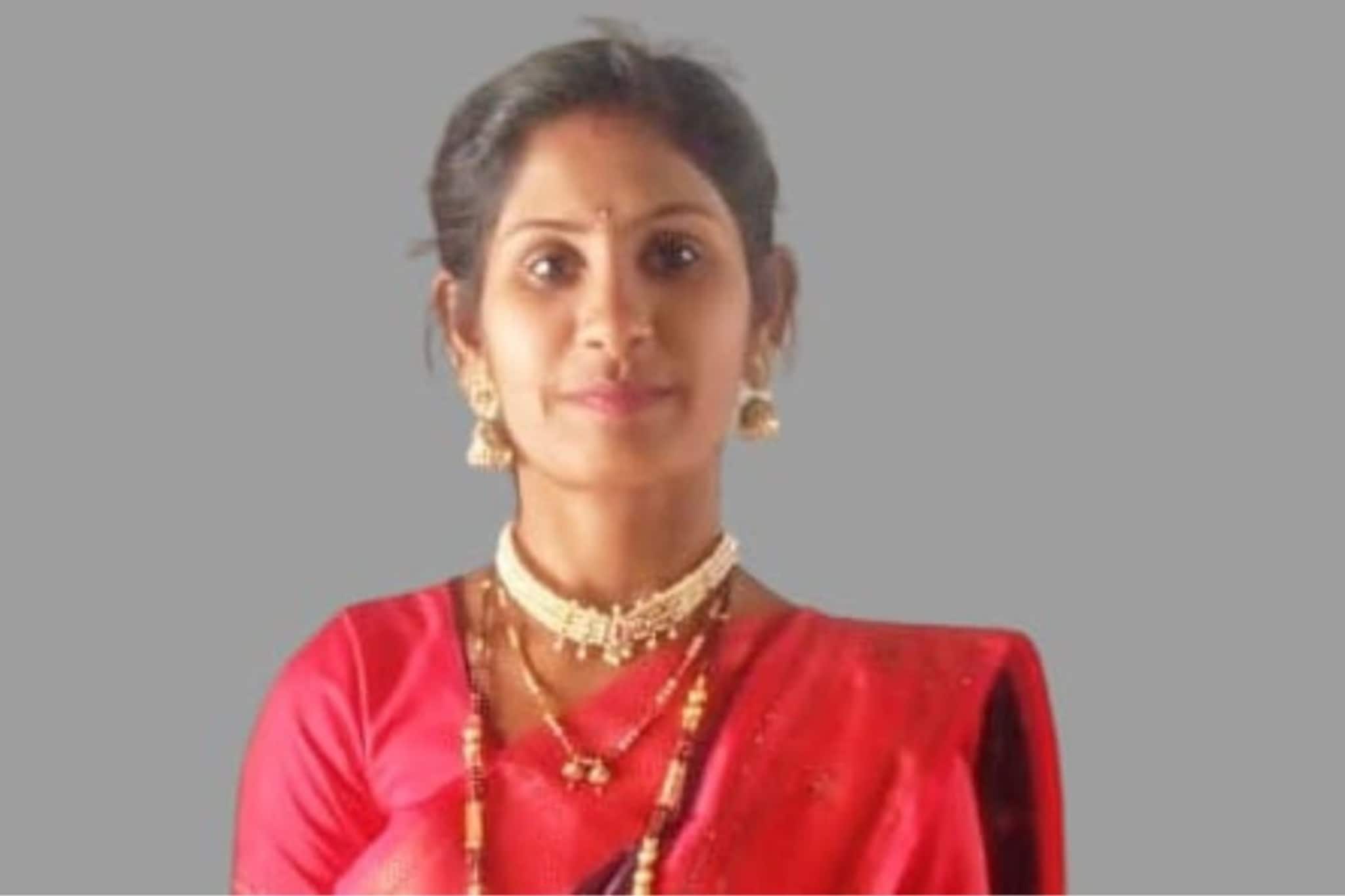 क्षणभराचा राग अन् सगळं कुटुंब उद्ध्वस्त, 2 मुलं पोरकी, सोलापुरात विवाहितेचा अंत क्षणभराचा राग अन् सगळं कुटुंब उद्ध्वस्त, 2 मुलं पोरकी, सोलापुरात विवाहितेचा अंत