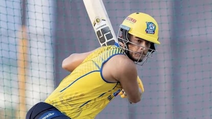 अनकॅप्ड प्लेअरसाठी मोजले 14.20 कोटी, कोण आहे प्रशांत वीर? धोनीने शोधली जडेजाची रिप्लेसमेंट! अनकॅप्ड प्लेअरसाठी मोजले 14.20 कोटी, कोण आहे प्रशांत वीर? धोनीने शोधली जडेजाची रिप्लेसमेंट!