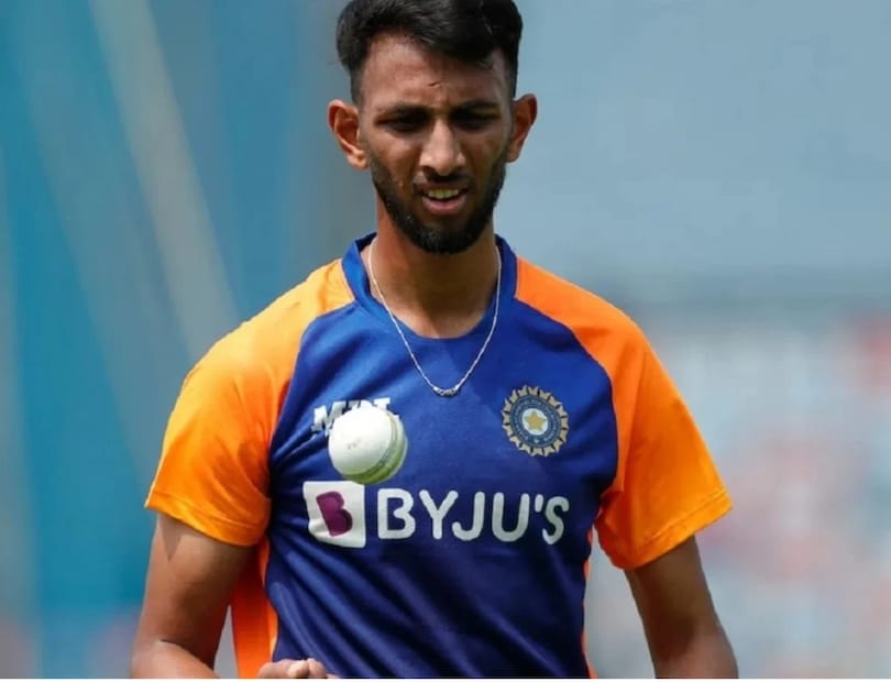 त्यामुळे खऱ्या अर्थाने प्रसिद्ध कृष्णाने भारताचा विश्वासघात केला होता. प्रसिद्धकडे भविष्यातील गोलंदाज म्हणून पाहिले जात आहे. त्यात त्याची अशी गोलंदाजी पाहून अनेकांना चीड येते आहे. 