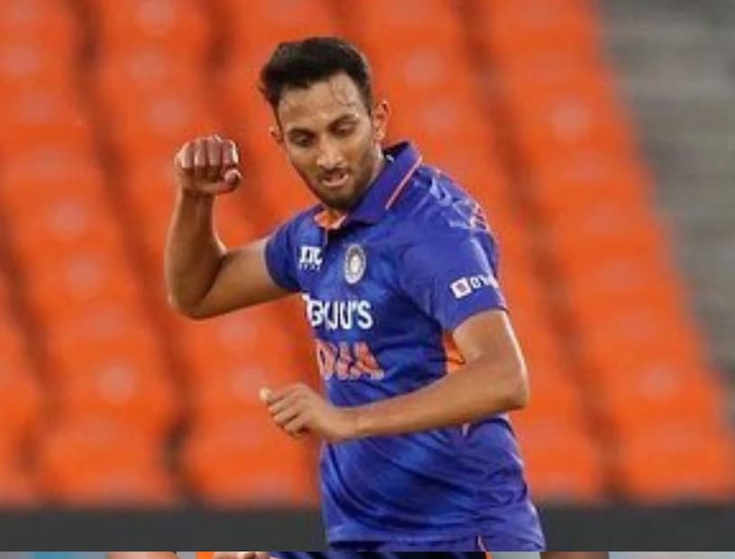 भारताकडून सर्वाधिक धावा देणारा प्रसिद्ध कृष्णा हा पहिला खेळाडू होता.त्याच्यानंतर कुलदीप यादवने 78 तर हर्षित राणाने 70 धावा दिल्या होत्या. पण या खेळाडूंनी 10 ओव्हरही टाकल्या होत्या.