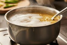 Dal Cooking Tips : डाळ शिजवताना फेस का येतो? तो काढणं गरजेचं आहे की नाही? 99 टक्के गृहिणींना हा गैरसमज