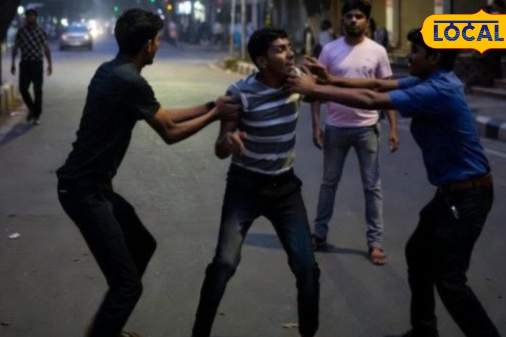 'माझ्याकडे का बघतो?'; पुण्यात 9 जणांचा तरुणावर जीवघेणा हल्ला, रॉडने जबर मारहाण