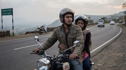 'बाईकवरून फिरायला चल ना...', तरुणीच्या ऑफरला भुलला, कात्रजच्या घाटात गेम झाला, तरुणासोबत भयानक घडलं! 'बाईकवरून फिरायला चल ना...', तरुणीच्या ऑफरला भुलला, कात्रजच्या घाटात गेम झाला, तरुणासोबत भयानक घडलं!