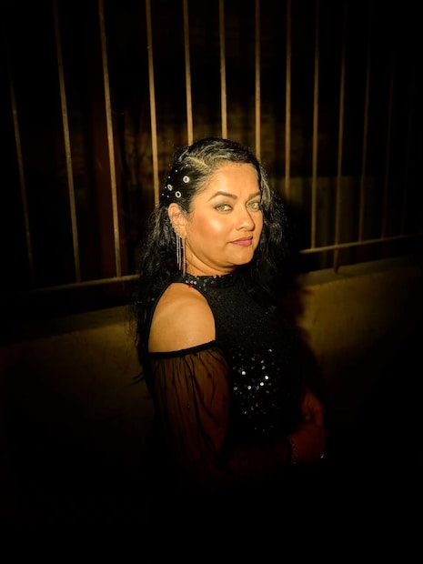 पूर्णिमा तळवलकर यांनी अजय देवगण आणि काजोल यांच्या १९९८ मध्ये आलेल्या 'प्यार तो होना ही था' या सुपरहिट चित्रपटात काम केले होते. यात त्यांनी अजय देवगणच्या बहिणीची भूमिका साकारली होती.