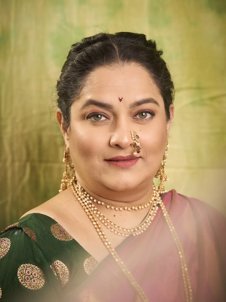 मात्र, चंदीगडमध्ये ११ दिवसांच्या शूटिंग दरम्यान वातावरण थोडे बदलले. काजोल आणि मुख्य कलाकार वेगळे बसायचे, पण रीमा लागू यांच्यासोबत छोट्या भूमिका करणारे कलाकार एकत्र बसायचे. 