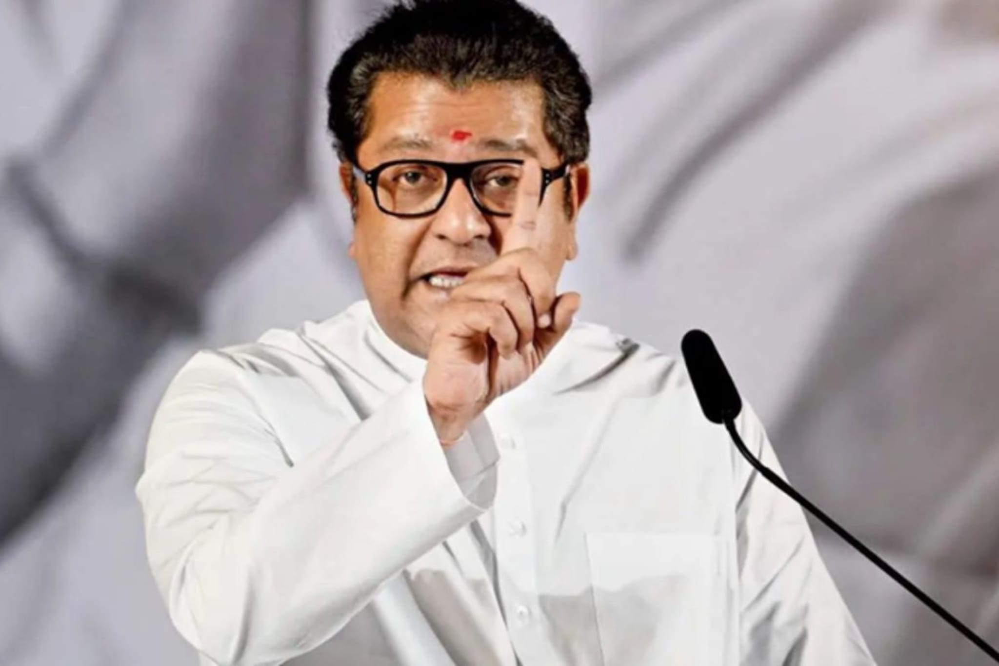 'राज्यातून लहान मुलं-तरुण मुली पळवल्या जातायत', राज ठाकरेंचा लेटर बॉम्ब 'राज्यातून लहान मुलं-तरुण मुली पळवल्या जातायत', राज ठाकरेंचा लेटर बॉम्ब