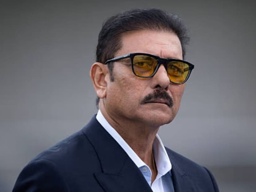 खरं तर दोन्ही टीमला टॉस जिंकून बॉलिंग करायची होती. पण दोघांचा निर्णय चुकला, टी20मध्ये तुम्ही बॅटिंग करुन धावसंख्या उभारल्यानंतर त्याचा पाठलाग करणे शक्य होत नाही,असे रवि शास्त्री यांनी म्हटले आहे. 