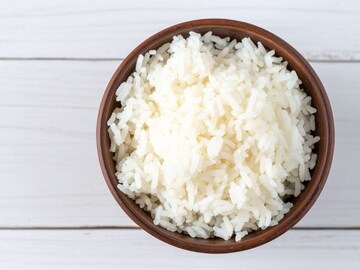 राईस चिकट होण्यामागचं कारण काय? सुडसुडीत भात हवा असेल तर या Tips नक्की फॉलो करा