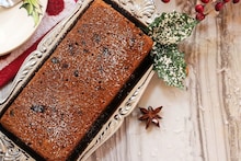 Rum Cake : रम केकमध्ये कोणती रम असते? आणि हा केक खरंच वेज असतो का?