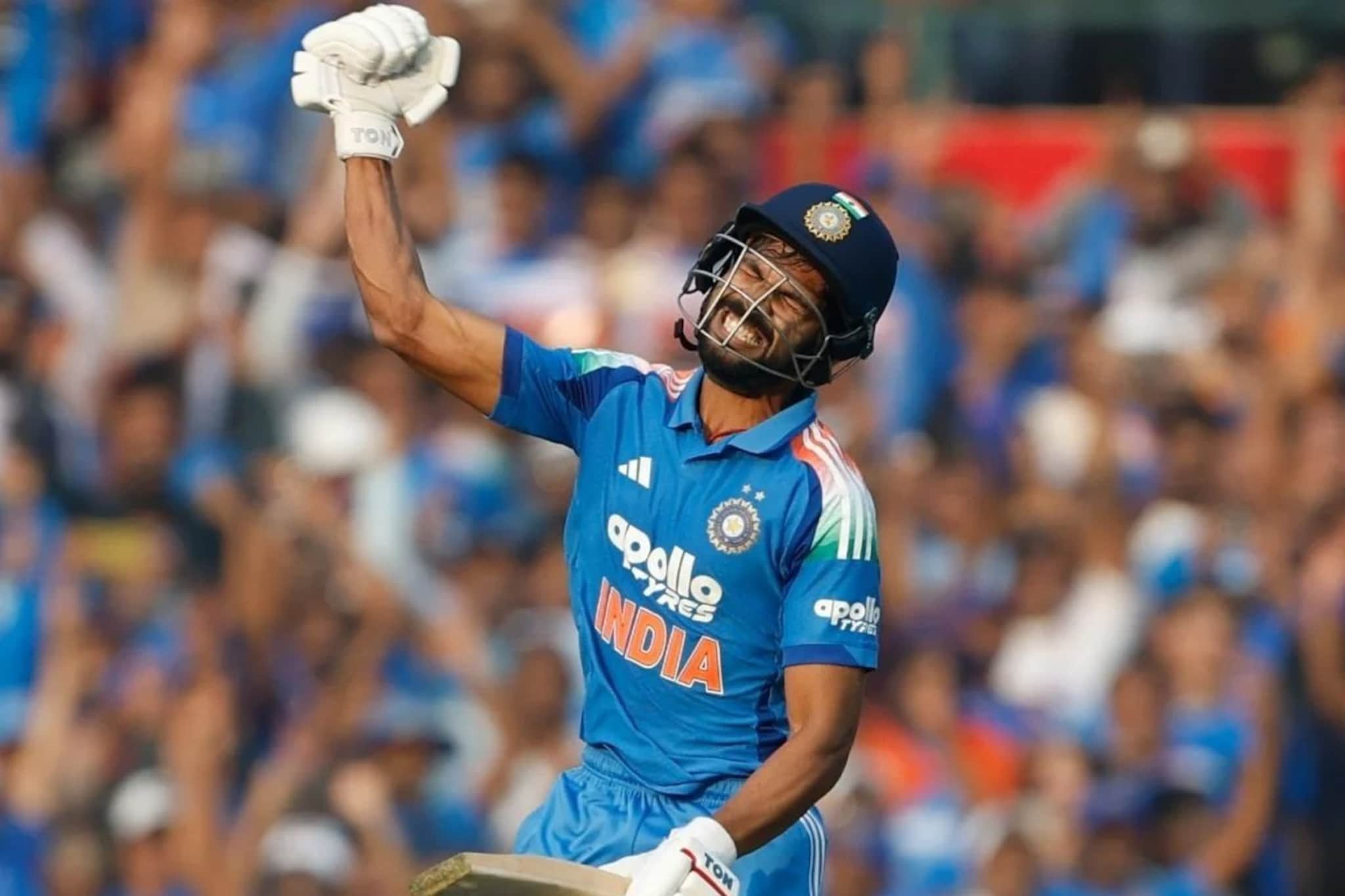 ऋतुराजची खेळी पाहून आफ्रिकेचा खेळाडू भारावला, शाबासकी देत पाठ थोपटली, मैदानात टा