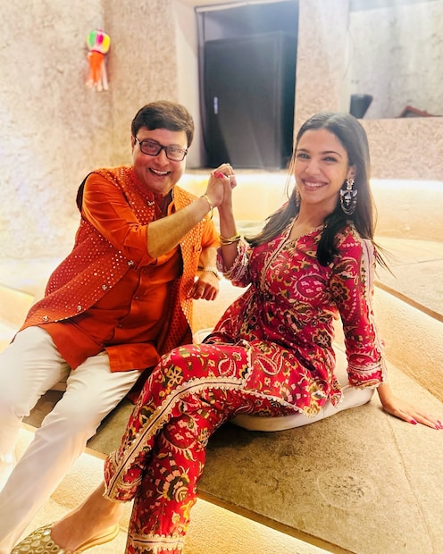 सचिन पिळगांवकर यांनी पहिली गाडी खरेदी केल्याचे ऐकून मुलाखतकाराला धक्का बसलाच, पण त्यानंतर त्यांनी जो किस्सा सांगितला, त्यावर श्रियाला अक्षरशः हसू फुटले.