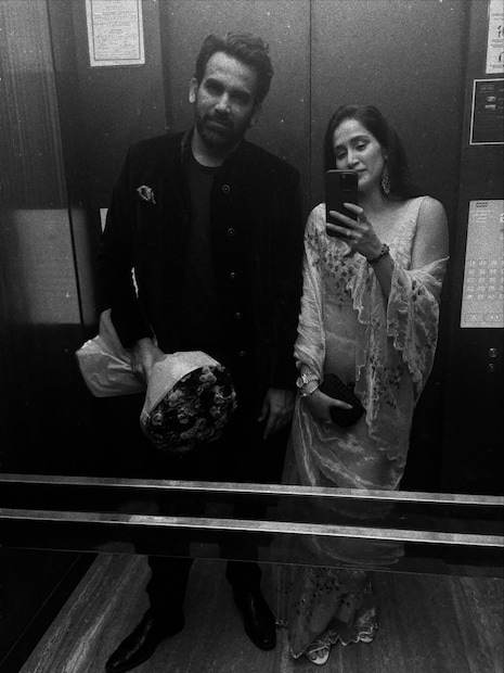 आपण ज्या अभिनेत्रीबद्दल बोलतोय ती अभिनेत्री सागरिका घाटगे. सागरिकानं क्रिकेटर जहीर खानबरोबर लग्न केलं. दोघांना एक मुलगा देखील आहे. 