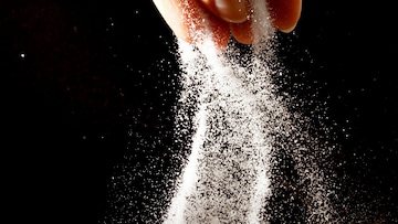 Kitchen Tips : पदार्थात मीठ नेमकं कधी टाकायचं? शेफने सांगितला परफेक्ट टायमिंग