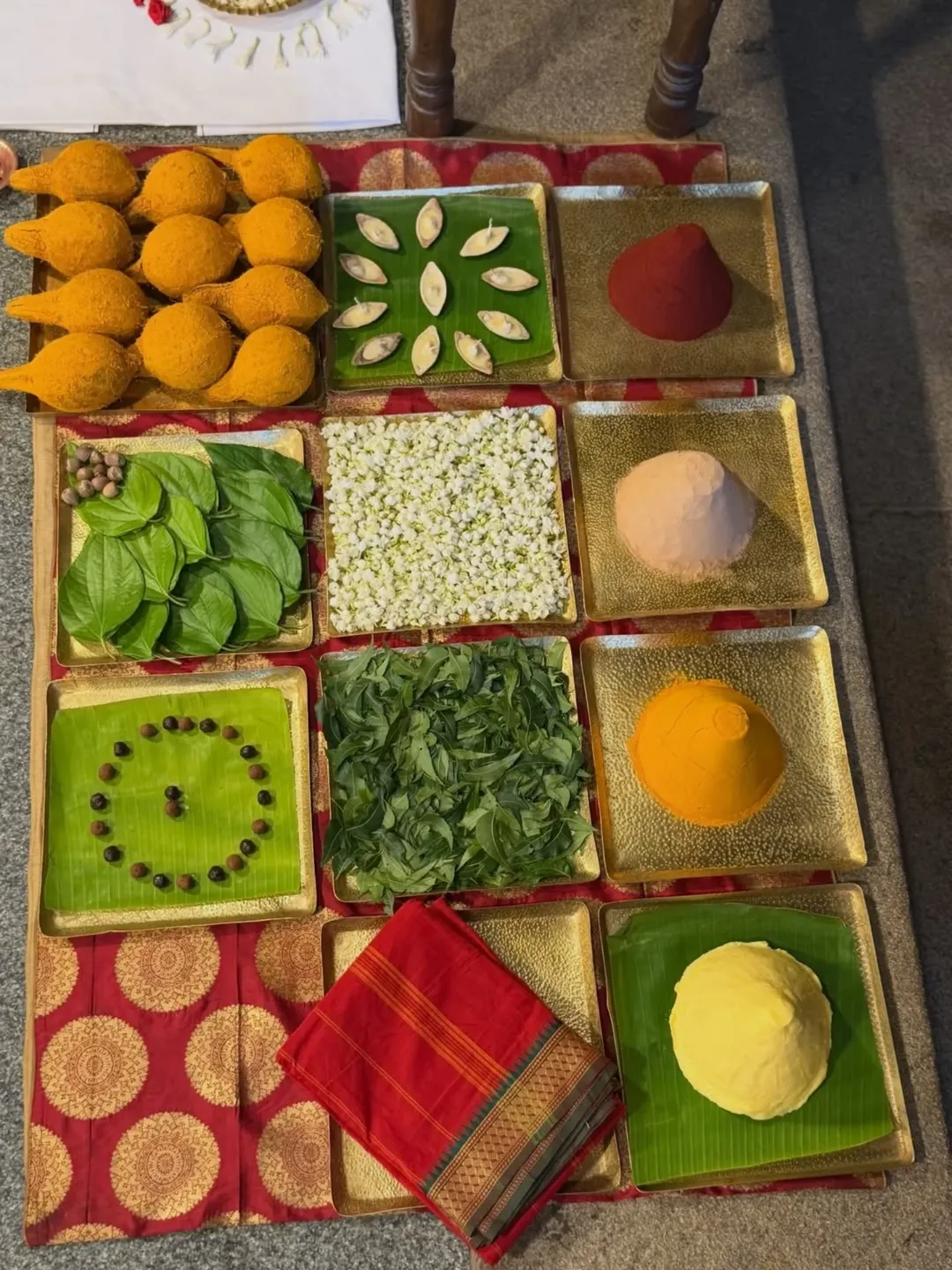 लिंग भैरवी हे ईश्वरी स्त्रीत्वाचे उग्र आणि करुणामय रूप असून सद्गुरू यांनी ईशा योग केंद्रात प्राण प्रतिष्ठाद्वारे स्थापित केले आहे. ही ऊर्जा जीवन समृद्ध करण्यास मदत करतं आणि जन्मापासून मृत्यूपर्यंत प्रत्येक टप्प्यावर भक्तांना आधार देतं. शरीर, मन आणि ऊर्जा स्थिर करण्यास ते उपयुक्त ठरतं.