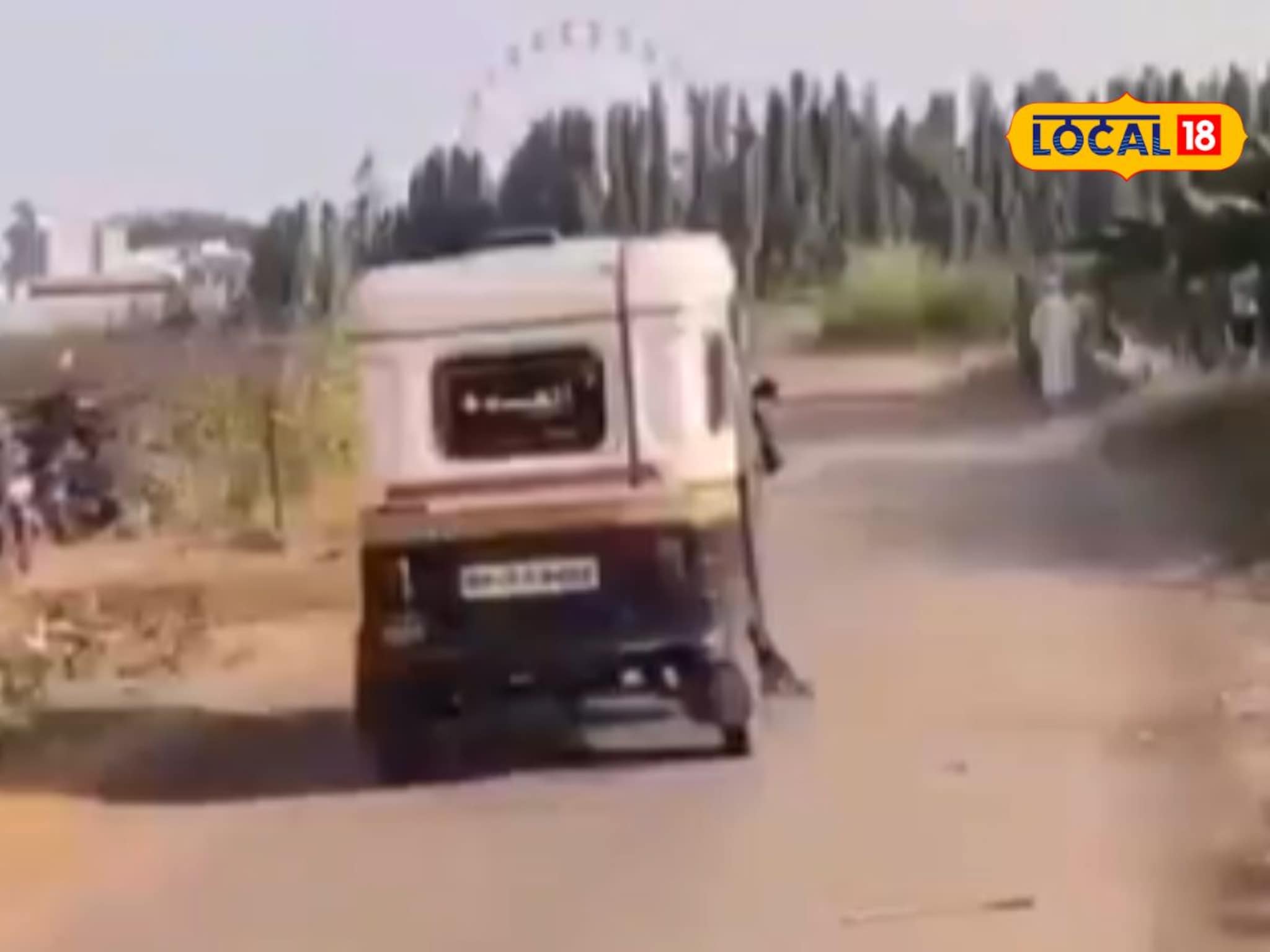 हा काय प्रकार! चक्क उलट्या दिशेने धावू लागल्या रिक्षा, सांगलीत नेमकं काय घडलं?