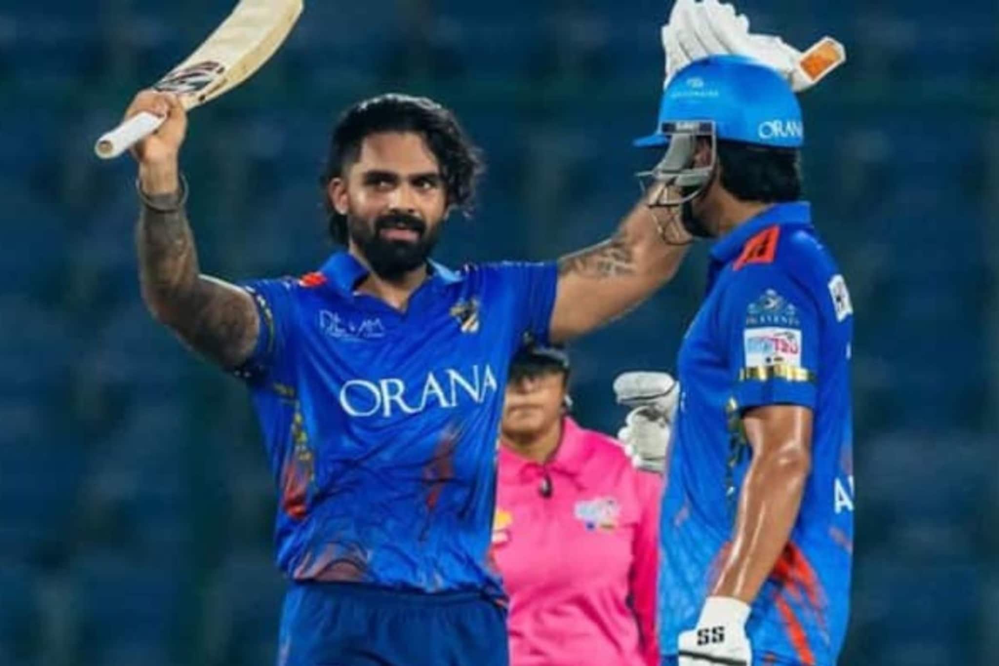 तेजस्वीनंतर आणखी एका नेत्याच्या मुलाची IPL मध्ये एन्ट्री, आई-वडील दोघंही खासदार! तेजस्वीनंतर आणखी एका नेत्याच्या मुलाची IPL मध्ये एन्ट्री, आई-वडील दोघंही खासदार!