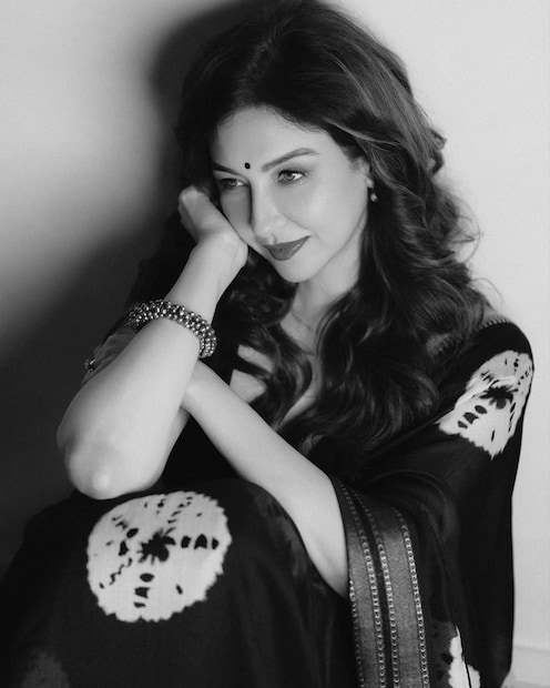 २००६ मध्ये 'फेमिना कव्हर गर्ल' बनल्यानंतर सौम्या मॉडेलिंग आणि नंतर टीव्हीकडे वळली. तिने 'डान्स इंडिया डान्स'चे तीन सीझन आणि शाहरुख खानसोबत 'जोर का झटका: टोटल वाईपआऊट' शोचे होस्टिंग केले. 'जब वी मेट' मधून तिने बॉलिवूडमध्ये डेब्यू केले, मात्र २०१५ मध्ये 'भाभीजी घर पर हैं' मधून तिला खरी प्रसिद्धी मिळाली.