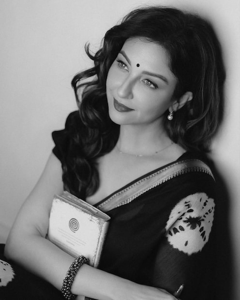 सौम्या म्हणाली, “मी ११ व्या इयत्तेत असतानाची गोष्ट आहे. थंडीच्या दिवसांत रात्री मी एकटी घरी परतत होते, तेव्हा एका माणसाने अचानक माझ्यासमोर बाईक थांबवली.”