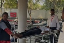 शिरुरमध्ये टोळक्याचा राडा, कोयत्याने अजयवर भररस्त्यात जीवघेणा हल्ला;परिसरात खळबळ