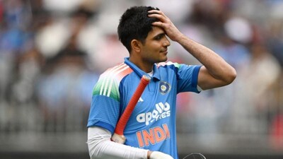 शुभमन गिल टीम इंडियातून आऊट, ड्रेसिंग रूममध्ये काय झालं? टॉसआधीच आली मोठी अपडेट