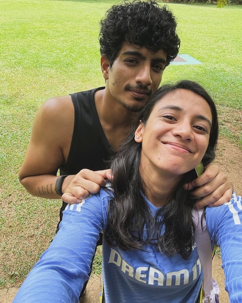 स्मृतीच्या वडिलांची तब्येत बिघडल्यानंतर काही दिवसांतच पलाश मुच्छलचीही तब्येत बिघडली होती आणि त्यांनाही रुग्णालयात दाखल करण्यात आले होते.