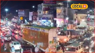 अबब... 25 मिनिटांच्या प्रवासाला अडीच तास, पुणे-सोलापूर महामार्गावर धोका वाढला, काय घडतंय? अबब... 25 मिनिटांच्या प्रवासाला अडीच तास, पुणे-सोलापूर महामार्गावर धोका वाढला, काय घडतंय?