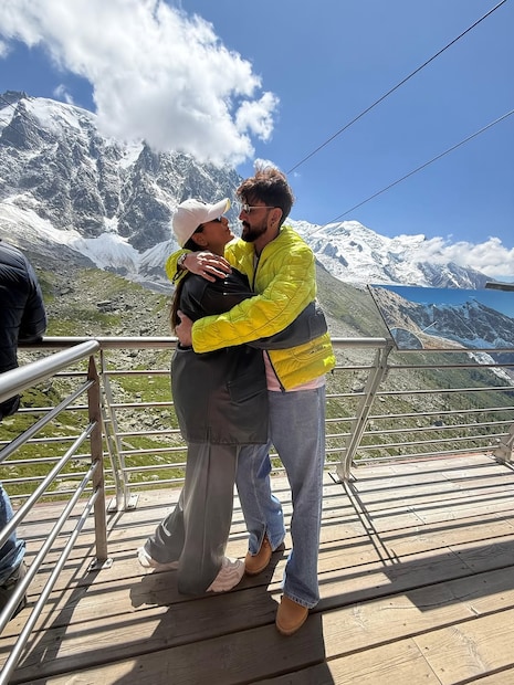 सोहा अली खानच्या पॉडकास्टमध्ये बोलताना सोनाक्षीने सांगितले की, कोणत्याही सामान्य नात्याप्रमाणेच त्यांच्यातही तणावाचे क्षण आले.