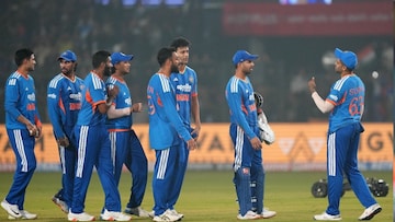 सूर्याचा निर्णय चुकला? 3 तासांत कळणार! टीम इंडियात दोन शॉकिंग बदल सूर्याचा निर्णय चुकला? 3 तासांत कळणार! टीम इंडियात दोन शॉकिंग बदल