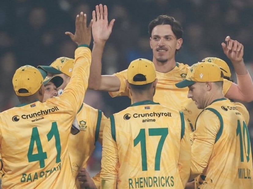 साऊथ आफ्रिकने भारताला 162 धावांवर ऑलआऊट केले. साऊथ आफ्रिकेकडून ओटनल बार्टमनने सर्वाधिक 4 तर लुंगी एनगिडी, मार्का जान्सन आणि लुथो सिपामालाने प्रत्येकी 2 विकेट काढल्या आहेत. 