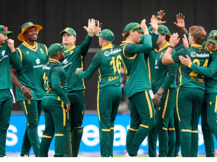 दरम्यान रायपुरचा सामना साऊथ आफ्रिकेने 4 विकेट राखून जिंकत 1-1 ने बरोबरी साधली आहे.