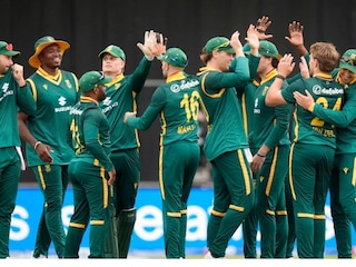 'लकी' मॅन आला अन् आफ्रिकेने गेम फिरवला, रांचीचा हिशोब रायपूरला चुकता केला! 'लकी' मॅन आला अन् आफ्रिकेने गेम फिरवला, रांचीचा हिशोब रायपूरला चुकता केला!