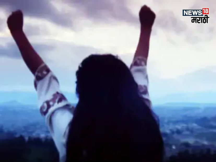 बॉलिवूडची अशीच एक दिग्गज अभिनेत्री जी वडिलांच्या निधनाचं दु:ख बाजूला सारून शूटींगला परतली. शूटींगच्या पहिल्याच दिवशी दमदार असा कॉमेडी सीन दिला. अभिनेत्रीच्या या हिंमतीची चर्चा आजही इंडस्ट्रीत होते. 