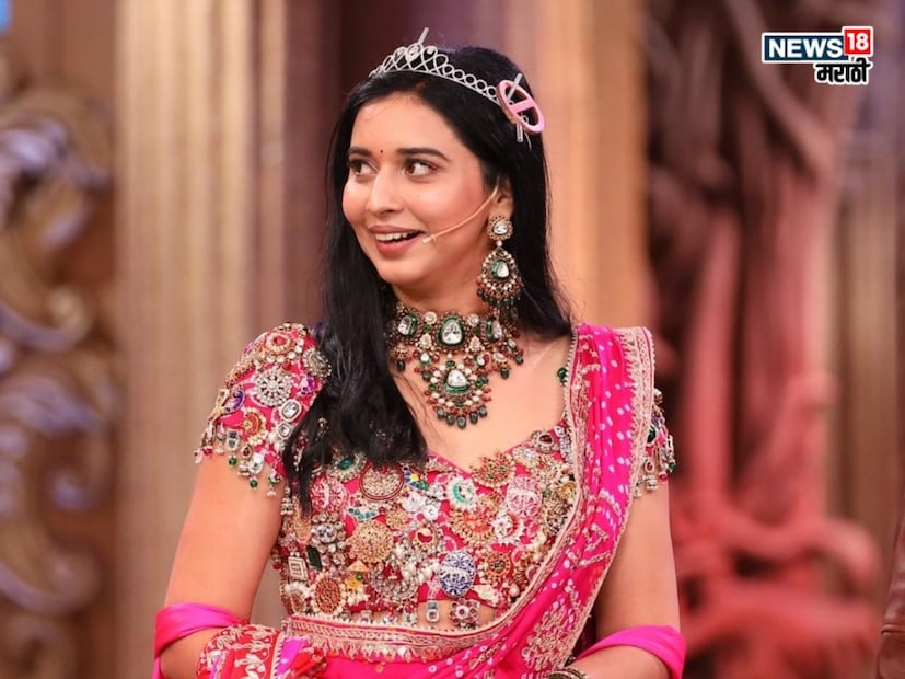 मुंबई: 'बिग बॉस १९' च्या महाअंतिम सोहळ्यात एकापाठोपाठ एक धक्कादायक निकाल लागत आहेत. गायक अमाल मलिक पाचव्या स्थानावर बाहेर पडल्यानंतर काही वेळातच, सर्वाधिक चर्चेत राहिलेल्या तान्या मित्तलला चौथ्या क्रमांकावर खेळ सोडावा लागला आहे. तिच्या या एक्झिटने 'बिग बॉस'च्या ट्रॉफीची शर्यत आता अधिक तीव्र झाली आहे. मुंबई: 'बिग बॉस १९' च्या महाअंतिम सोहळ्यात एकापाठोपाठ एक धक्कादायक निकाल लागत आहेत. गायक अमाल मलिक पाचव्या स्थानावर बाहेर पडल्यानंतर काही वेळातच, सर्वाधिक चर्चेत राहिलेल्या तान्या मित्तलला चौथ्या क्रमांकावर खेळ सोडावा लागला आहे. तिच्या या एक्झिटने 'बिग बॉस'च्या ट्रॉफीची शर्यत आता अधिक तीव्र झाली आहे.