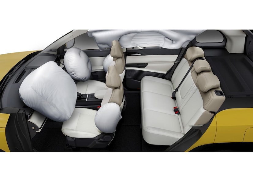 एवढंच नाहीतर आधीची ओरिजनल tata sierra मध्ये फोर व्हिल ड्राईव्ह होतं, आता लाँच केलेल्या tata sierra मध्ये फोर व्हिल ड्राईव्ह दिलं नाही. पण पुढील  २ वर्षांमध्ये tata sierra मध्ये फोर-व्हील-ड्राइव्ह सिस्टम सुद्धा दिली जाणार आहे. 