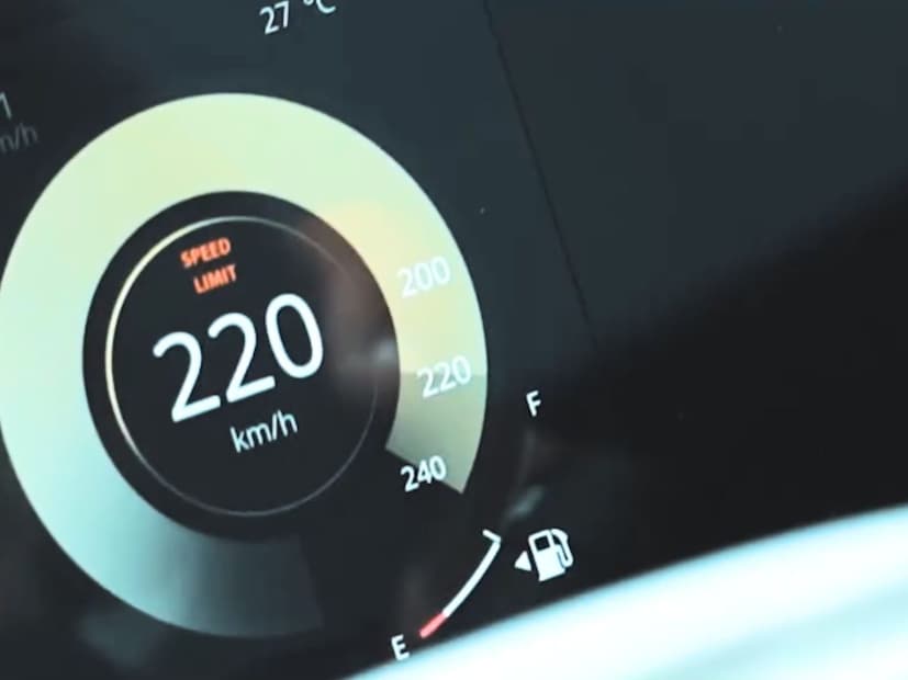 एवढंच नाहीतर या ट्रॅकवर Sierra ने याच इंजिनवर तब्बल  222 किमी प्रति तास इतका वेग गाठला होता. एकीकडे एसयूव्ही टॉप स्पीडसाठी धडपड करत आहे, तिकडे Sierra ने एसयूव्ही सेगमेंटमध्ये आपला नवीन रेकॉर्ड प्रस्थापित केला आहे.  