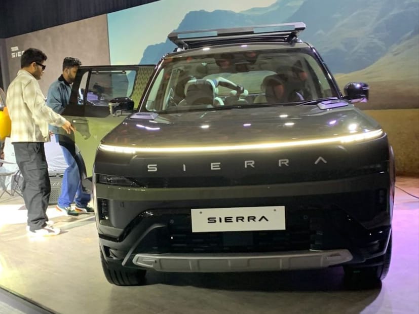 Tata Sierra चं इलेक्ट्रिक व्हर्जन -टाटा मोटर्सने tata sierra चं सध्या पेट्रोल आणि टर्बो पेट्रोल व्हर्जनमध्ये लाँच केली आहे. लवकरच tata sierra चं  7 सीटर व्हेरिएंट आणि CNG व्हर्जन सुद्धा लाँच होणार असल्याची शक्यता आहे.
