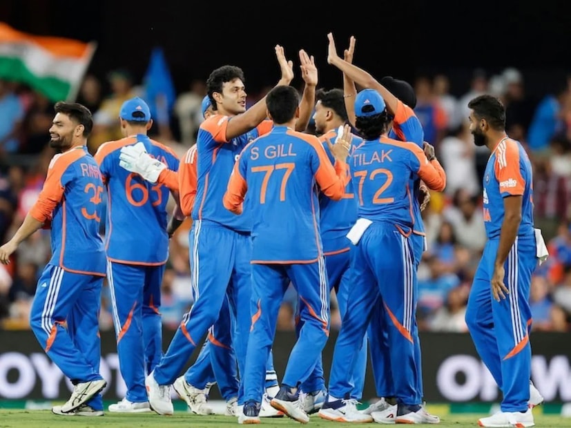 दक्षिण आफ्रिकेविरुद्धच्या सीरिजमध्ये ज्या 15 खेळाडूंची टीम इंडियामध्ये निवड झाली आहे, त्याच खेळाडूंना टी-20 वर्ल्ड कपसाठीही संधी मिळेल, हे जवळपास निश्चित आहे. सूर्यकुमार यादवच्या नेतृत्वात टीम इंडिया टी-20 फॉरमॅटमध्ये खेळत आहे. 