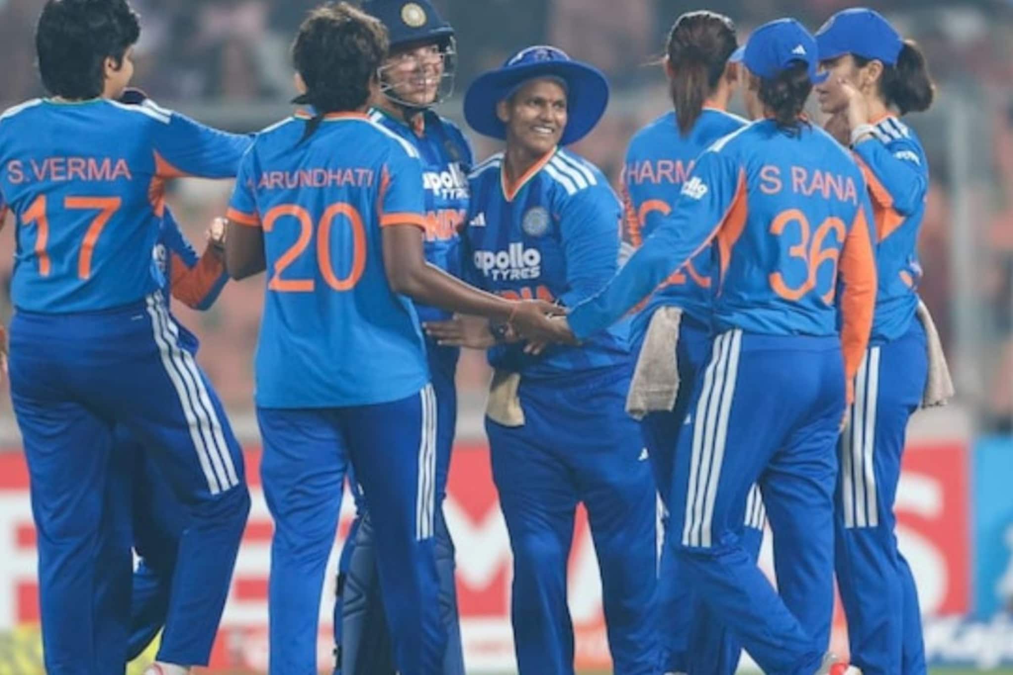 हरमनचा कॅप्टन्स नॉक, दीप्तीने इतिहास घडवला, टीम इंडियाने श्रीलंकेला चिरडलं! हरमनचा कॅप्टन्स नॉक, दीप्तीने इतिहास घडवला, टीम इंडियाने श्रीलंकेला चिरडलं!