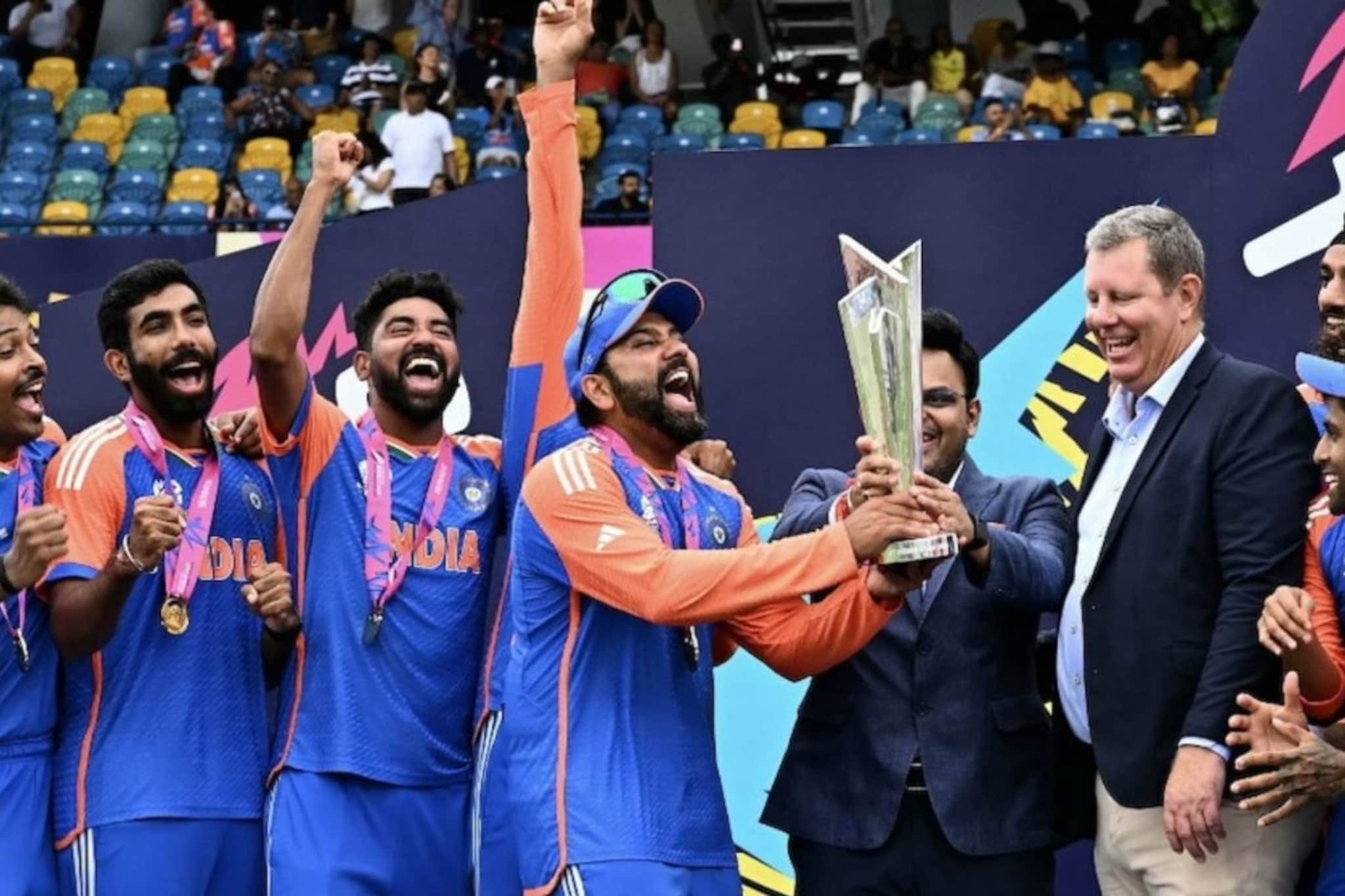 रोहित-विराटची रिटायरमेंट, पण T20 वर्ल्ड कप विजेत्या 5 जणांना टीम इंडियातून डच्चू रोहित-विराटची रिटायरमेंट, पण T20 वर्ल्ड कप विजेत्या 5 जणांना टीम इंडियातून डच्चू