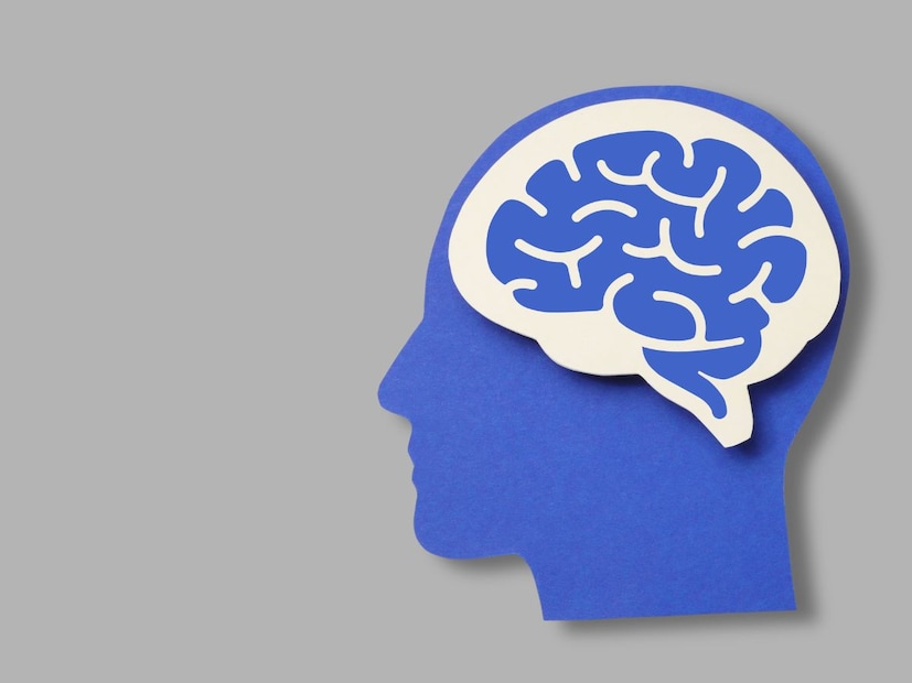  यामागे एक सोपं आणि खूप महत्त्वाची सायकोलॉजी लपलेली आहे, वारंवार बघण्यासाठी मालिकांना मानसशास्त्रात 'कम्फर्ट व्ह्यूईंग' (Comfort Viewing) किंवा 'पॅरासोशल रिलेशनशिप' (Parasocial Relationship) असे म्हणतात. चला त्यामागील काही कारणं समजून घेऊ.