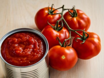 टोमॅटो पटकन नरम पडू नयेत यासाठी काय कराल? 'या' 5 टिप्सने महिनाभर टिकवा ताजेपणा