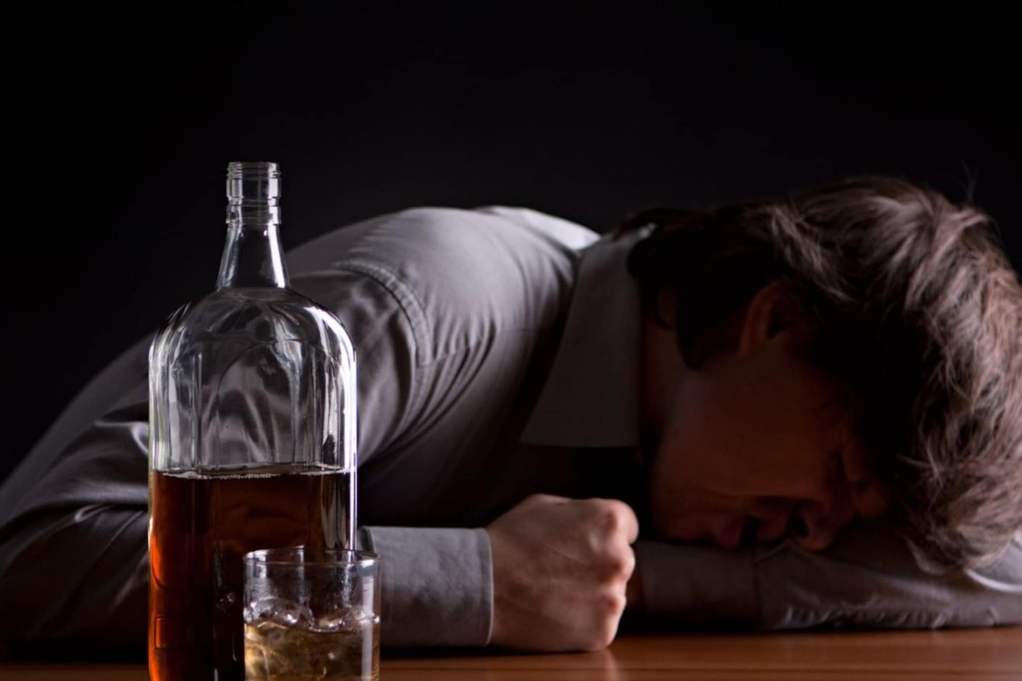 दारू शरीरात किती वेळ रहाते? हँगओव्हरचं सायन्स अनेकांना माहितच नाही