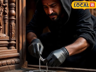 मंदिरात चोरी (AI Image) मंदिरात चोरी (AI Image)