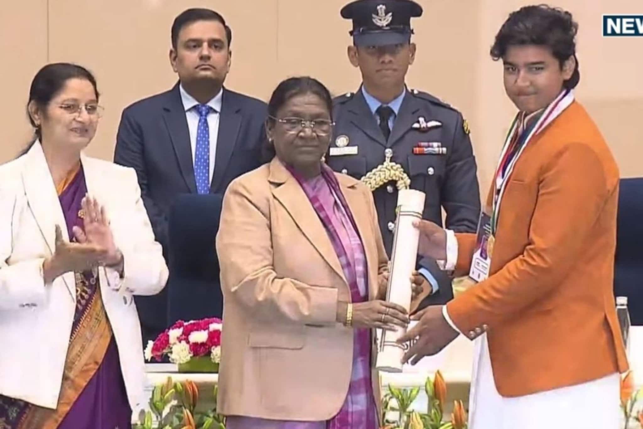 Vaibhav Suryavanshi : 14 वर्षाच्या वैभव सूर्यवंशीला राष्ट्रपतींकडून पुरस्कार