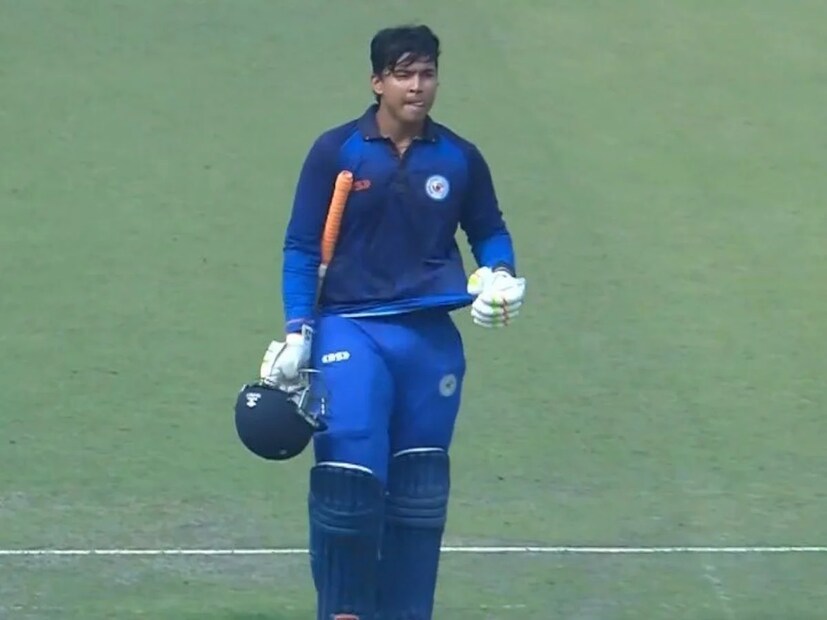 या लक्ष्याचा पाठलाग करताना कश्यप बाखले आणि अर्जुन तेंडुलकर सलामीला उतरणार होता. माऱत्र अर्जून तेंडुलकर अपयशी ठरला आणि अवघ्या 5 धावा करून बाद झाला. अर्जून सोबत अभिनव तेजराणा शुन्यावर बाद झाला. 